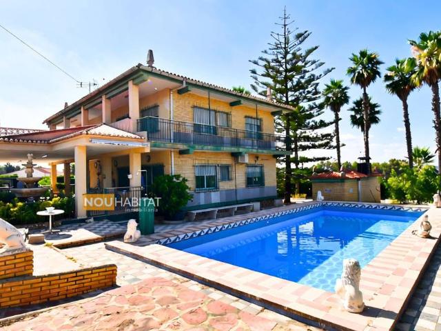 Casa chalet en Venta en Montserrat