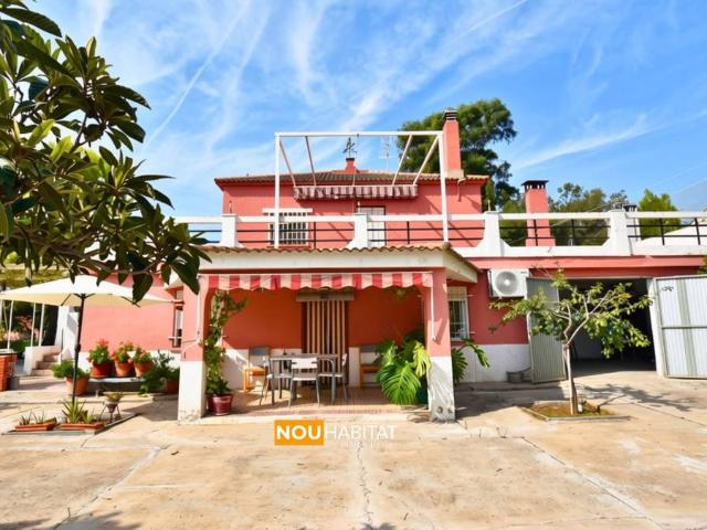 Casa chalet en Venta en Montserrat