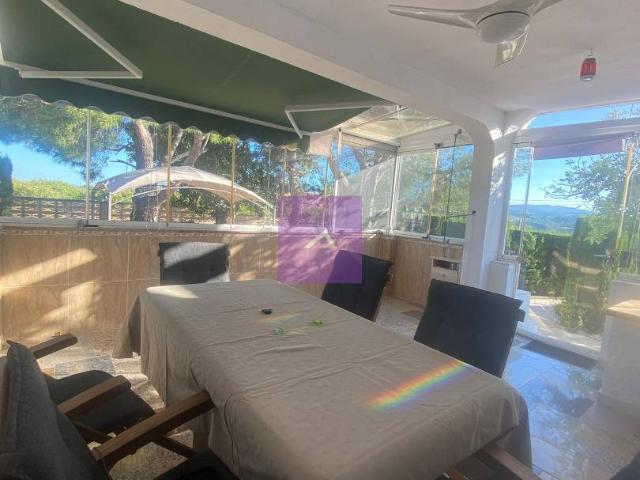 Casa chalet en Venta en Montroi / Montroy