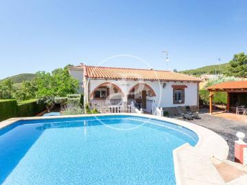 Casa chalet en Venta en Montroi / Montroy