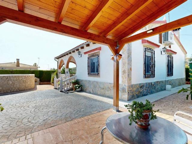Casa chalet en Venta en Montroi / Montroy