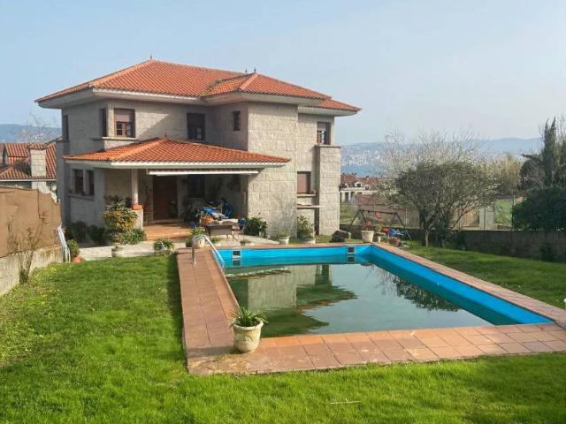 Casa chalet en Venta en Moaña