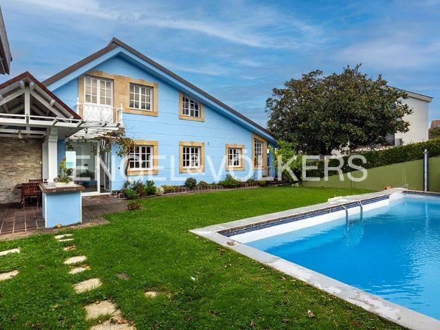 Casa chalet en Venta en Mogro