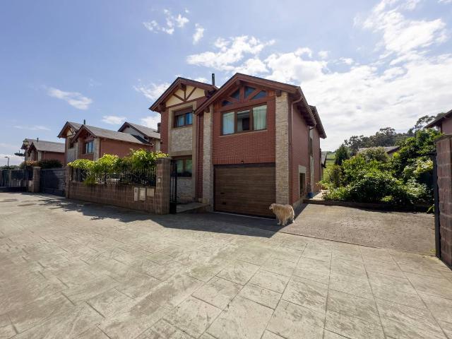 Casa chalet en Venta en Mortera