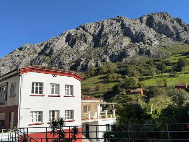 Casa chalet en Venta en Morcín