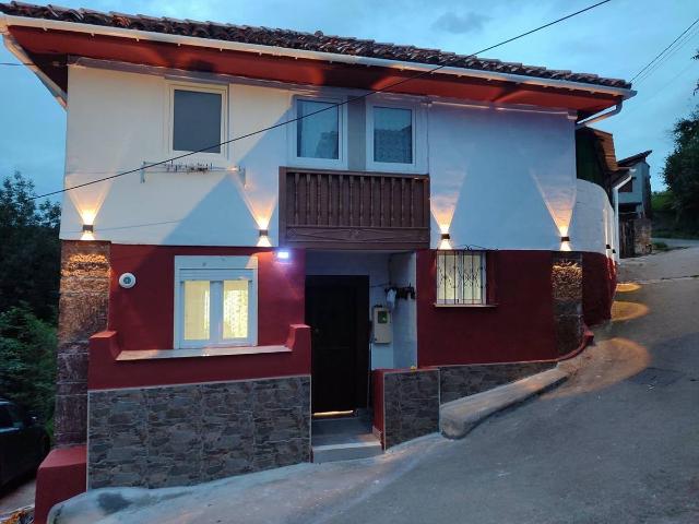 Casa chalet en Venta en Morcín