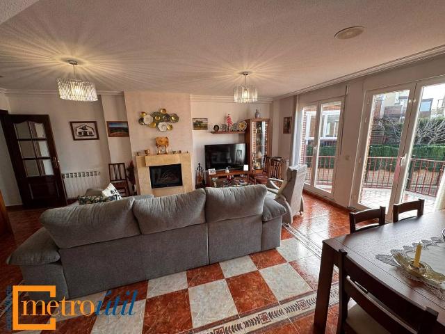 Casa chalet en Venta en Mozárbez