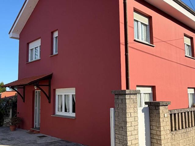 Casa chalet en Venta en Muros de Nalón