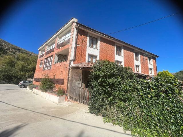 Casa chalet en Venta en Navacepedilla de Corneja