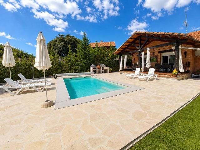 Casa chalet en Venta en Navalafuente