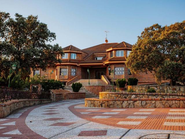 Casa chalet en Venta en Navalquejigo Los Arroyos