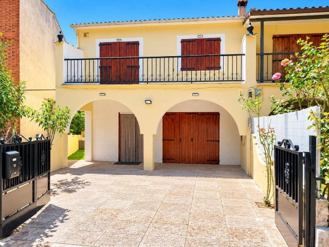 Casa chalet en Venta en Navaluenga