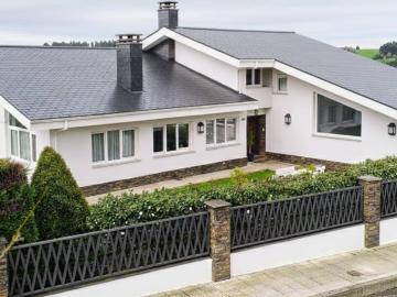 Casa chalet en Venta en Navia