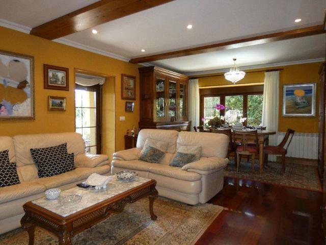 Casa chalet en Venta en Navia