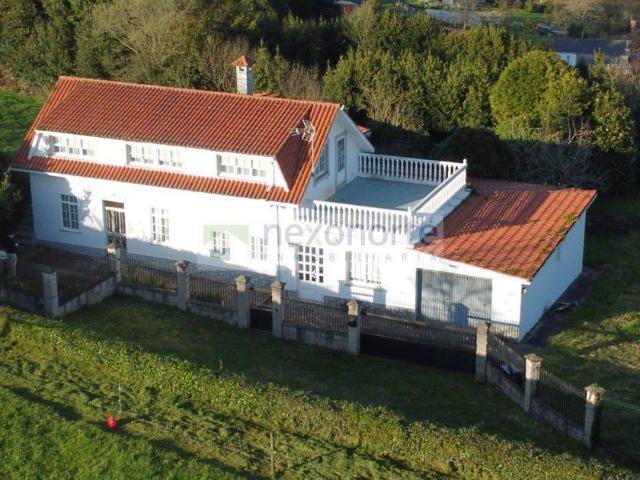 Casa chalet en Venta en Neda