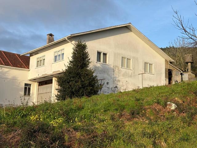 Casa chalet en Venta en Neda