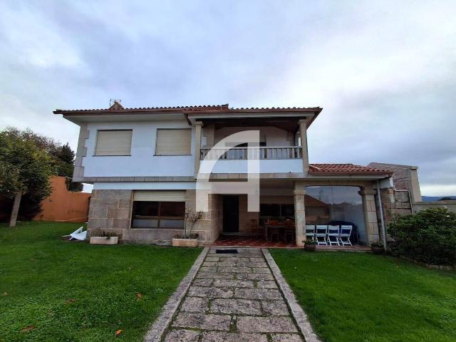 Casa chalet en Venta en Nigrán centro
