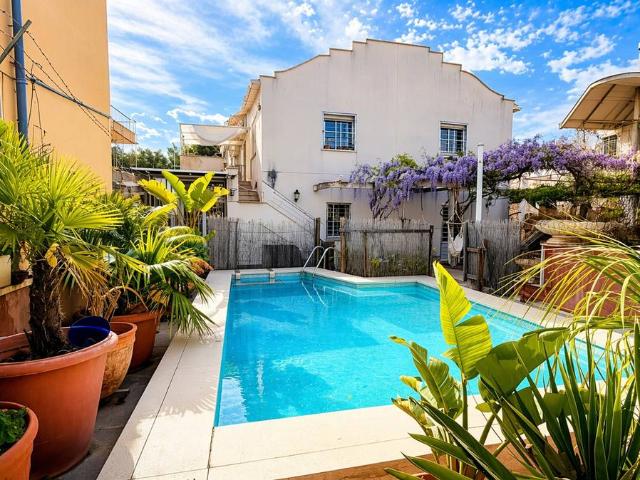 Casa chalet en Venta en Nou Eixample Nord