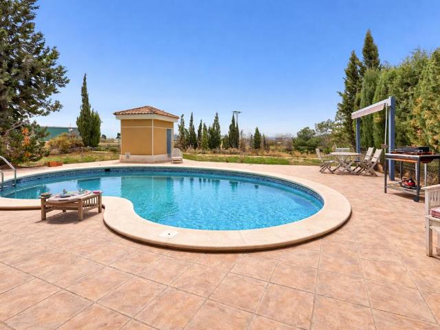 Casa chalet en Venta en Novelda