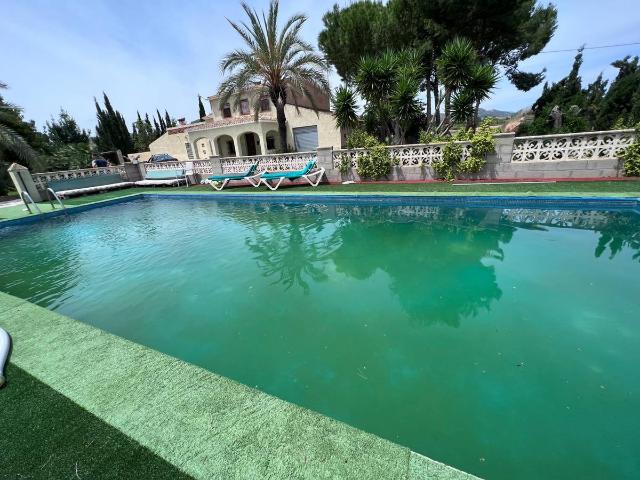 Casa chalet en Venta en Novelda