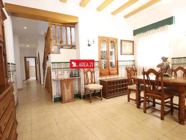 Casa chalet en Venta en Núcleo Urbano