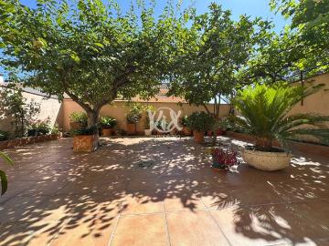 Casa chalet en Venta en Nucli Urbà