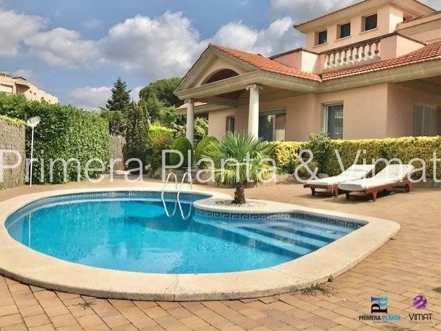 Casa chalet en Venta en Nucli Urbà