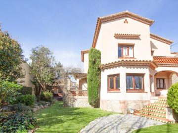 Casa chalet en Venta en Nucli Urbà