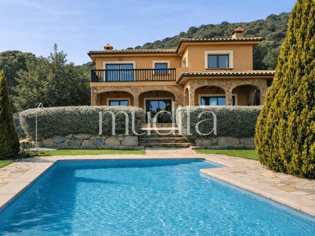 Casa chalet en Venta en Nucli Urbà