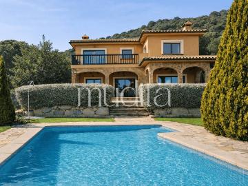 Casa chalet en Venta en Nucli Urbà