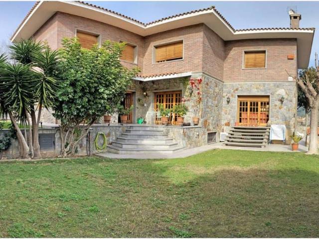 Casa chalet en Venta en Nucli Urbà