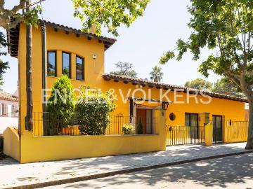 Casa chalet en Venta en Nucli Urbà
