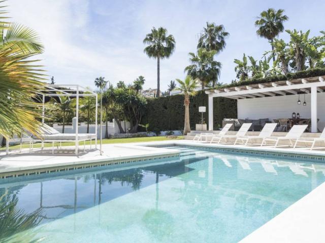 Casa chalet en Venta en Nueva Andalucía centro