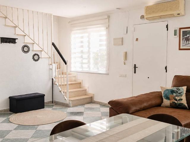Casa chalet en Venta en Nuevo Parque Los Rosales Tráfico Pesado