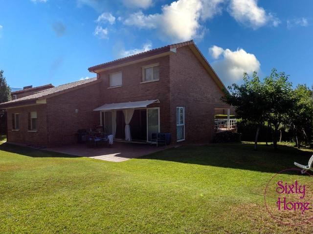 Casa chalet en Venta en Nueno