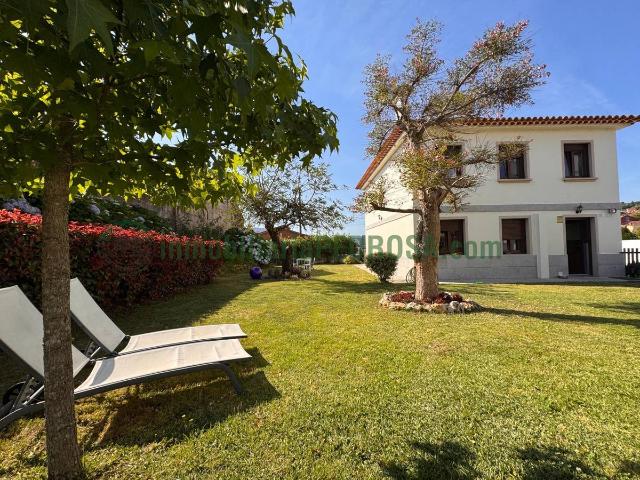 Casa chalet en Venta en O Burgo Campus Universitario
