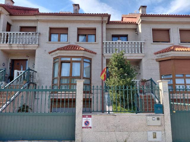 Casa chalet en Venta en O Carril