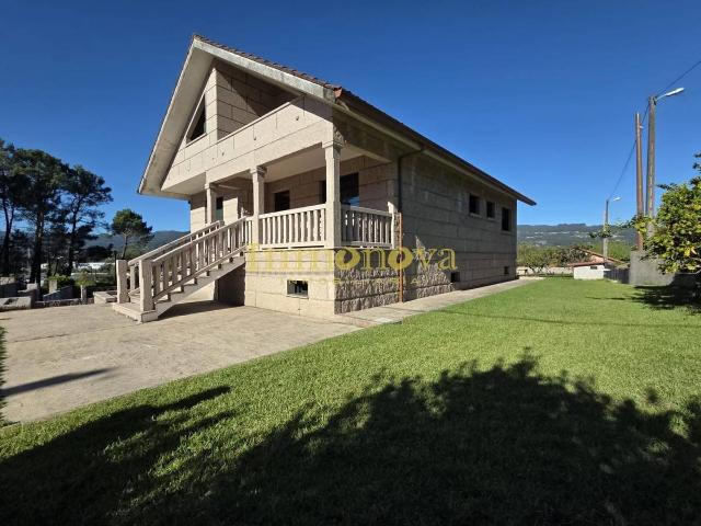 Casa chalet en Venta en O Porriño