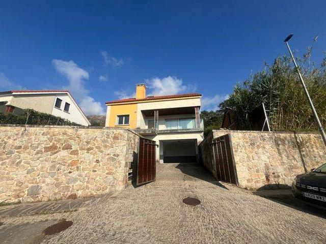 Casa chalet en Venta en O Rosal