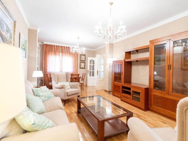 Casa chalet en Venta en Ogíjares