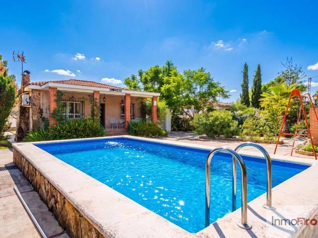 Casa chalet en Venta en Olocau