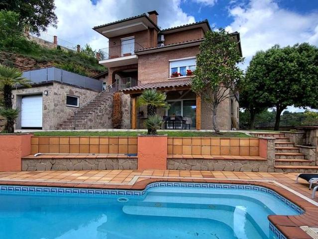 Casa chalet en Venta en Olost