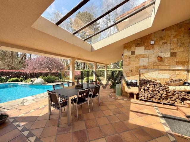 Casa chalet en Venta en Oleiros pueblo