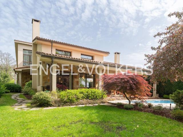 Casa chalet en Venta en Oleiros pueblo