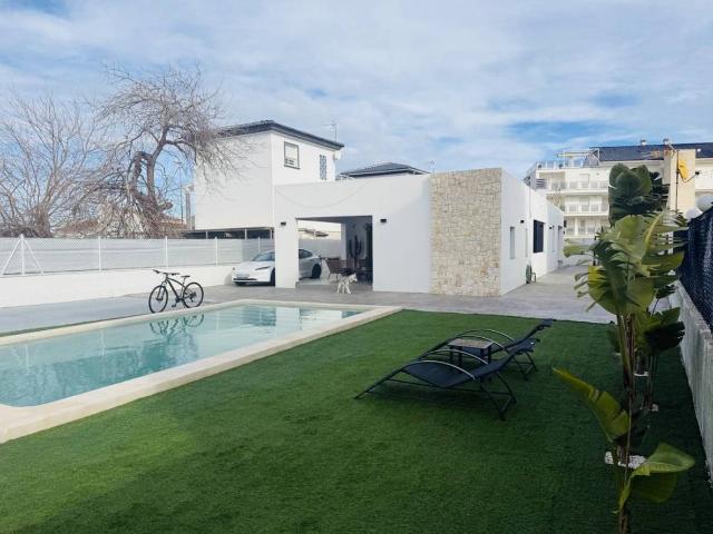 Casa chalet en Venta en Oliva Nova