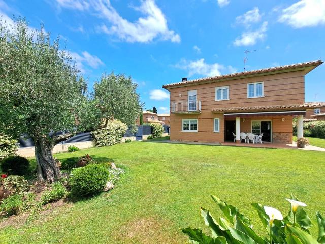 Casa chalet en Venta en Ollauri