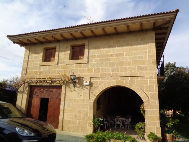 Casa chalet en Venta en Ollauri