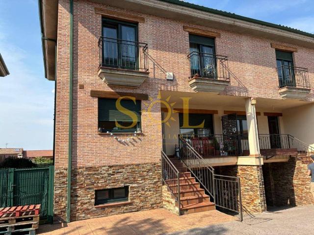 Casa chalet en Venta en Villaturiel