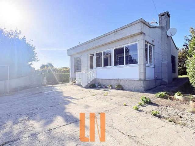 Casa chalet en Venta en Oseiro