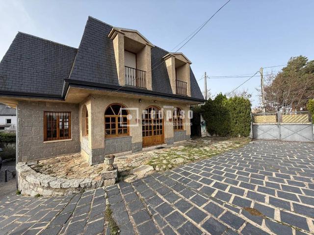Casa chalet en Venta en Otero de Herreros